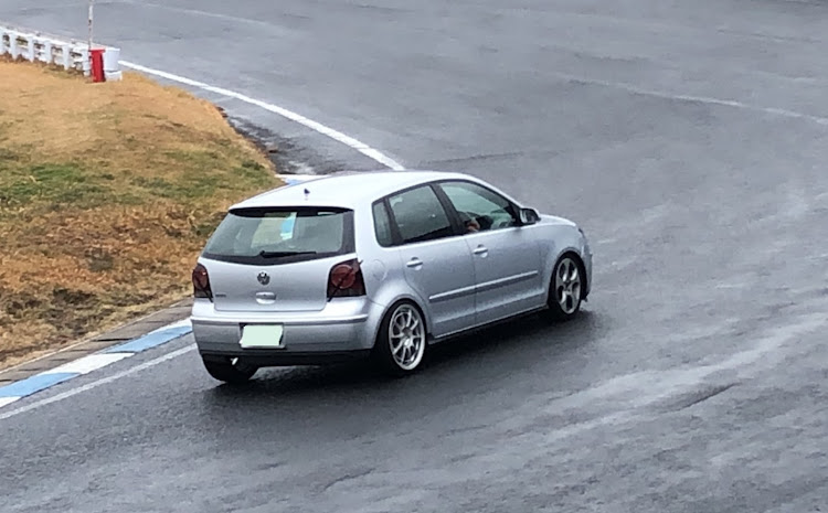 ポロのポロGTI・ドライブ・タイヤ交換に関するカスタム事例の投稿画像1枚目