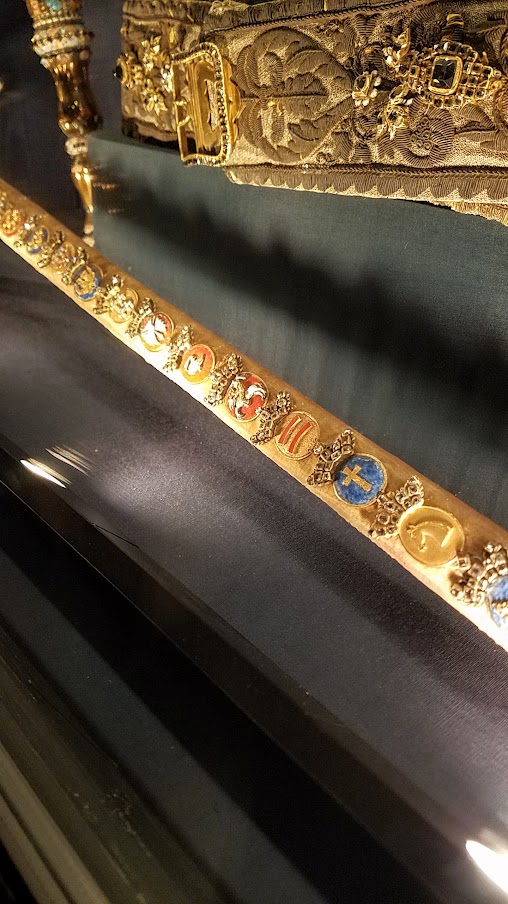 In the last room of the Treasury at Rosenburg Castle are the The Crown Regalia that includes Sceptre, Orb, Anointing Rapier and Ampulla, all made in gold and jewels. The Anointing Rapier has the emblems of the 19 provinces.