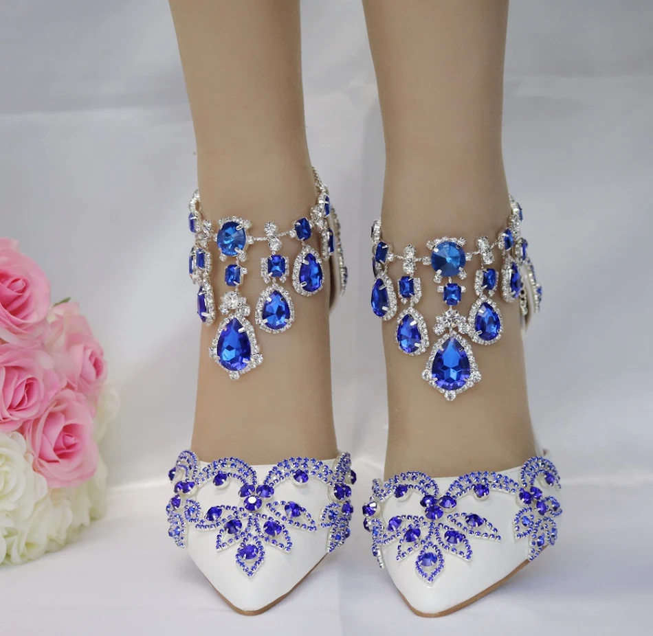 Tacchi alti a stiletto con fibbia a punta, taglia grande, per donne, eleganti e sofisticati, ideali per eventi speciali e serate.