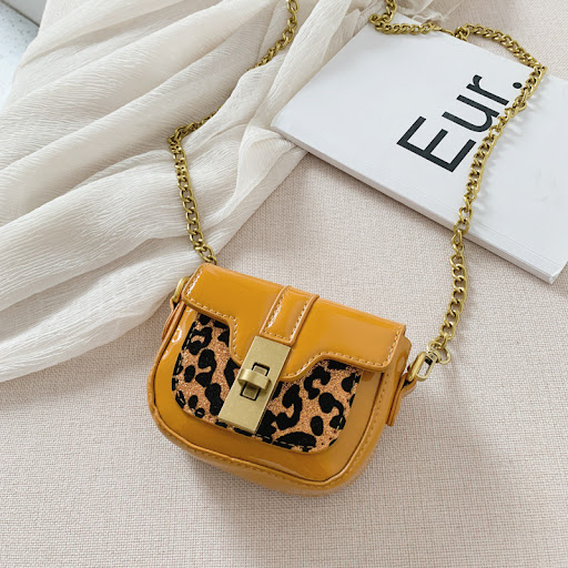 Title 1, Simple patent leather mini crossbody bag, styli...