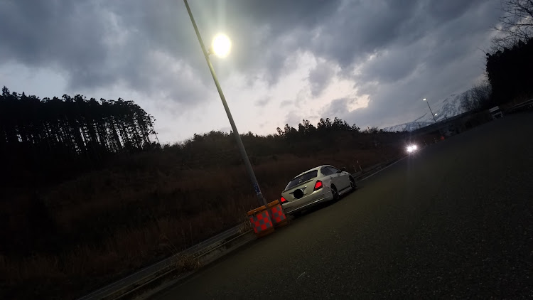 ティアナのエムズガレージ・夕暮れ・街灯の下で・ドライブに関するカスタム事例の投稿画像3枚目