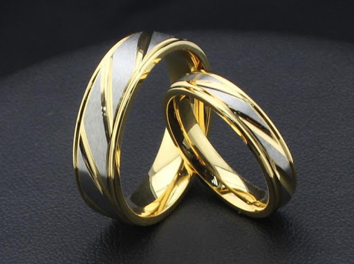 Title 2, Anéis de casal Twill, representando amor e uniã...