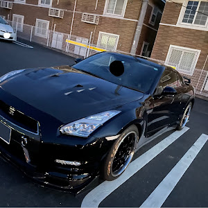 NISSAN GT-R R35