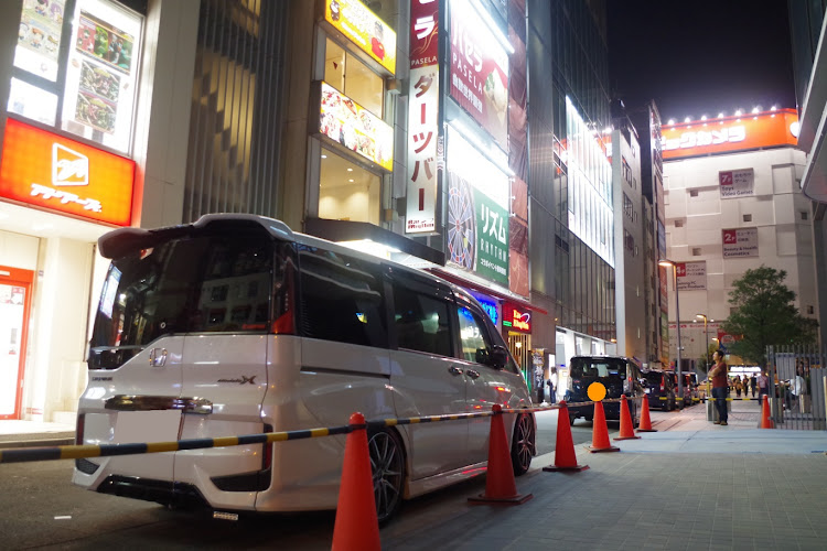 ステップワゴンのInitial☆D family・ケバ部・滝沢スペシャル・イタリア街・撮影会に関するカスタム事例の投稿画像1枚目
