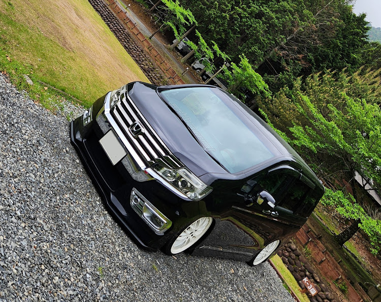 ステップワゴンスパーダの車高短キャンプ・おっさんの休日・キャンプは楽しい・変態紳士車楽部・キャンプリゾート森のひとときに関するカスタム事例の投稿画像1枚目