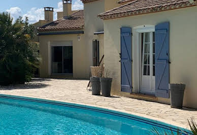 Maison avec piscine et terrasse 8