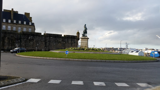 Statue de Mahé de laBourdonnais