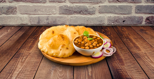 Amritsari Paneer Cholle Bhature