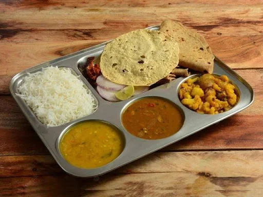 Delux Veg Thali