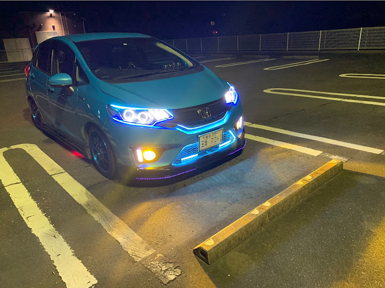 フィットのLEDテープ増えた・ALPINEスピーカー・スマホじゃ限界・実際と音が違うに関するカスタム事例の投稿画像1枚目
