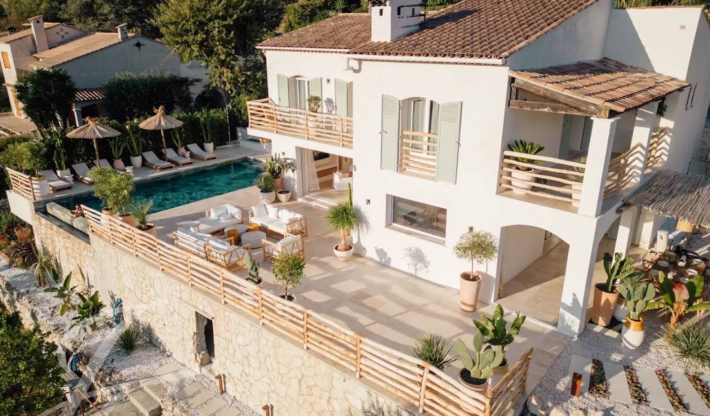 Villa avec piscine et terrasse Vence