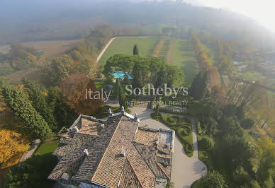 Villa with pool and garden 3