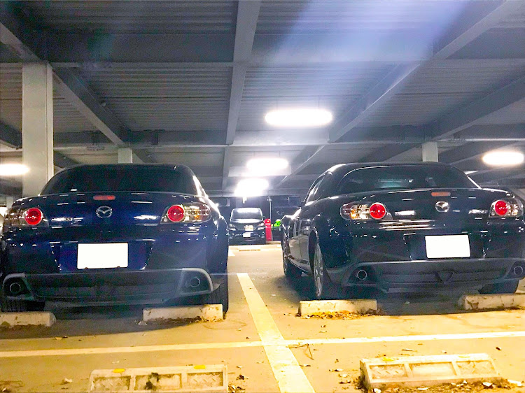 RX-8のrx-8・後ろ姿をパシャリ・勝手にコラボ・レッドメモリー・ドライブに関するカスタム事例の投稿画像1枚目