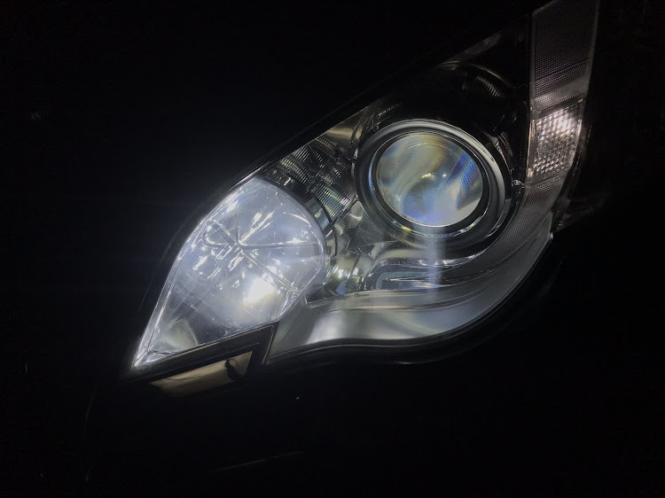 レガシィB4のDIY・レガシィ・LEDヘッドライト・LED・ＨＩＤフォグに関するカスタム事例の投稿画像5枚目