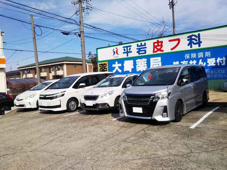 ノアのカフェオフ・ハイマウントフィルム・ネコ・ケーキセット・勝手にコラボに関するカスタム事例の投稿画像1枚目