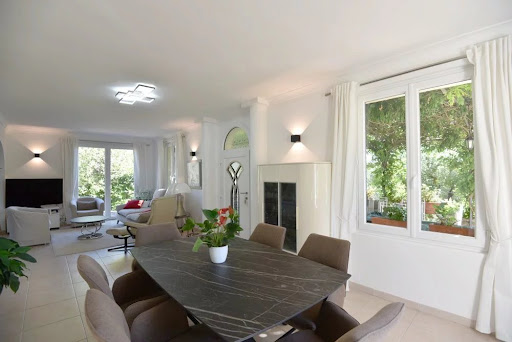 Villa with pool 4