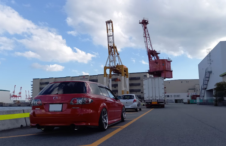 アテンザスポーツワゴンの愛車の一番好きな角度・アテンザスポーツワゴン・アテンザ・オートエクゼ・T5R2Pに関するカスタム事例の投稿画像5枚目