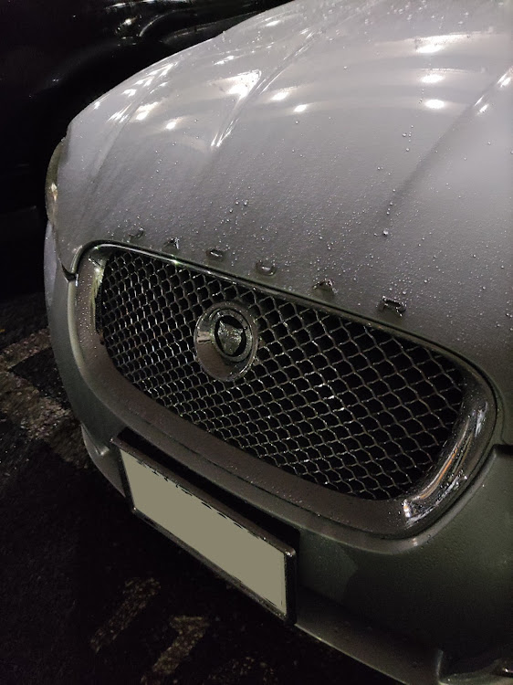 XFの雨…・MR-S・JAGUAR・ジャガー・オープンカーに関するカスタム事例の投稿画像1枚目