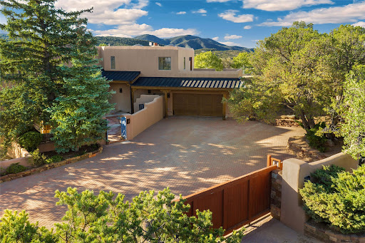 House with pool 5