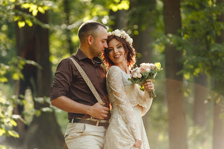 Fotógrafo de casamento Svyatoslav Dyakonov (slavalis). Foto de 25 de outubro 2016