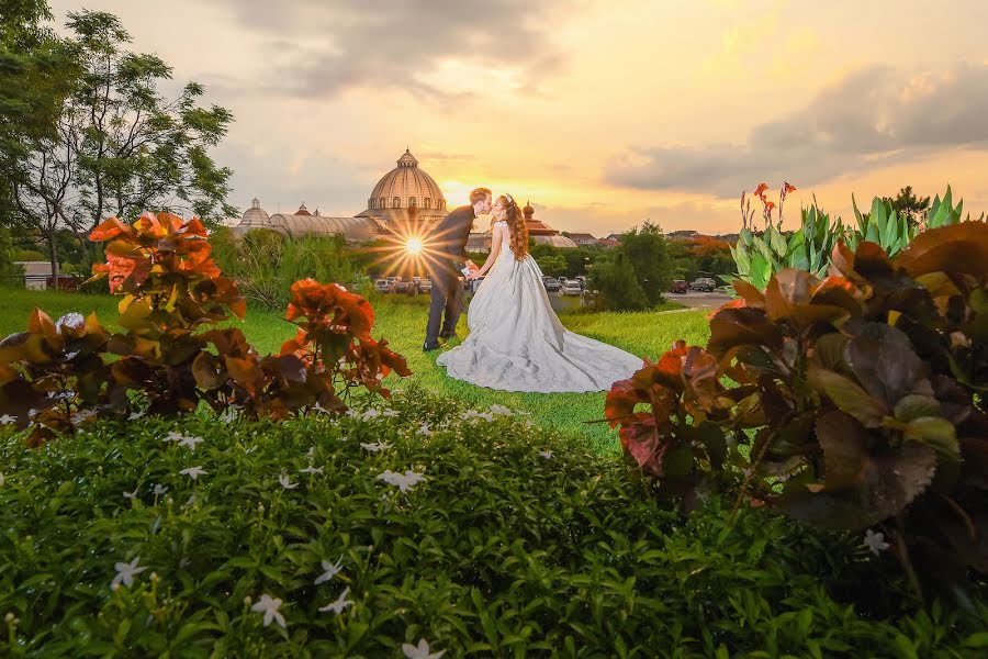 Wedding photographer Arnel Atizado (atizado). Photo of 20 February 2019