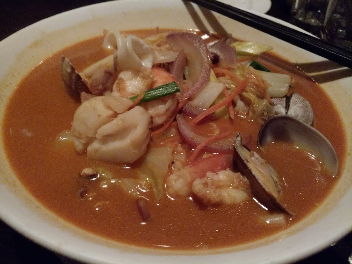 Jamong spicy seafood noodles