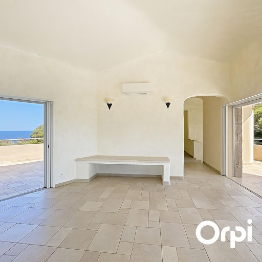 Villa with pool and terrace 5