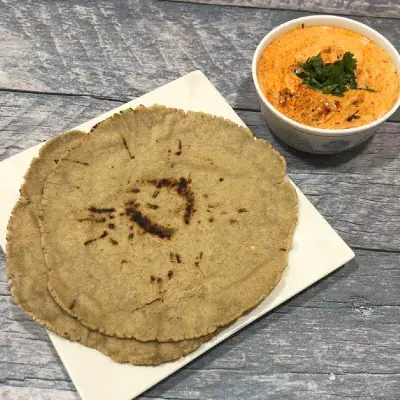 Bajara Roti With Dahi Fry (Vagharelu Dahi)