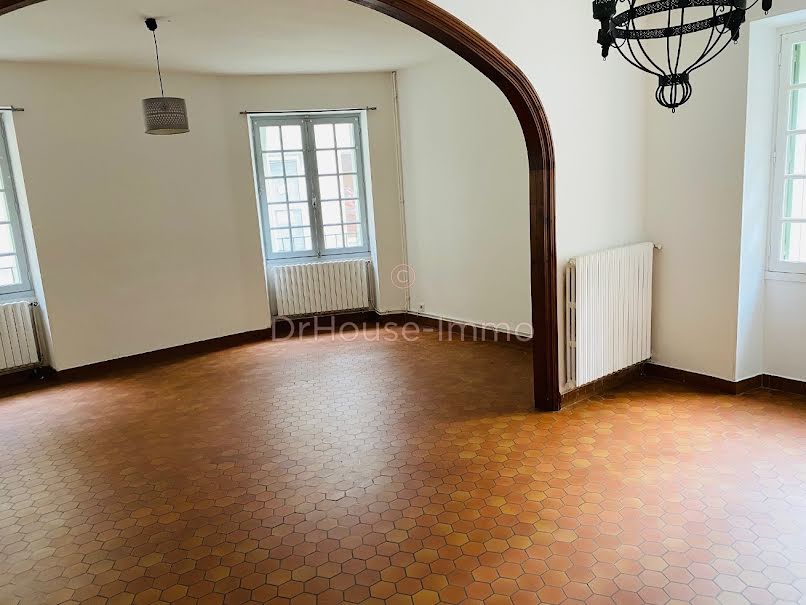 Vente maison 6 pièces 138 m² à Carcassonne (11000), 131 000 €