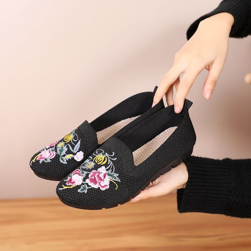 Title 2, Womens Embroidered Cloth Shoes, breathable, fl...
