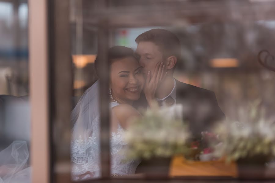 Fotógrafo de casamento Aleksandr Tilinin (alextilinin). Foto de 15 de abril 2016