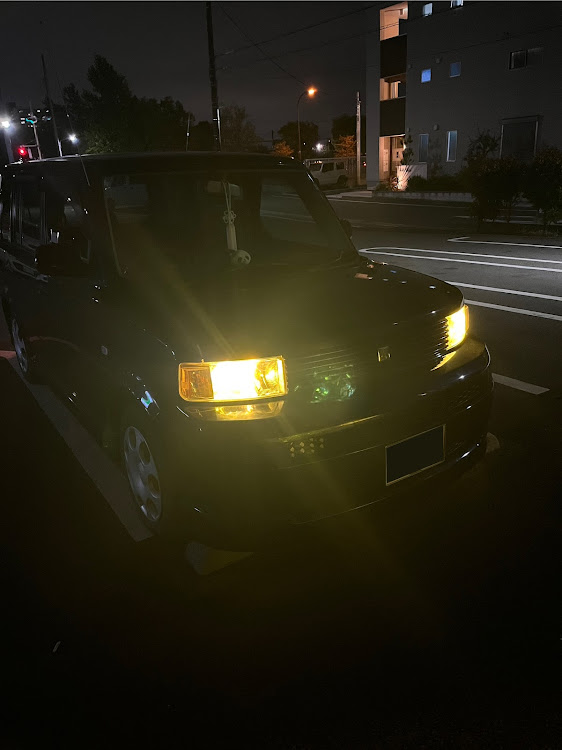 bBのNCP30後期・bB・ヘッドライトバルブ交換・黄色に関するカスタム事例の投稿画像1枚目