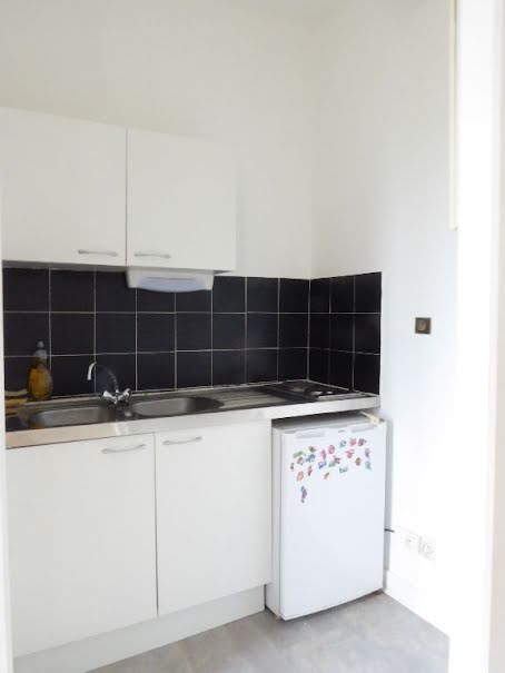 Location  appartement 1 pièce 24 m² à Limoges (87000), 320 €