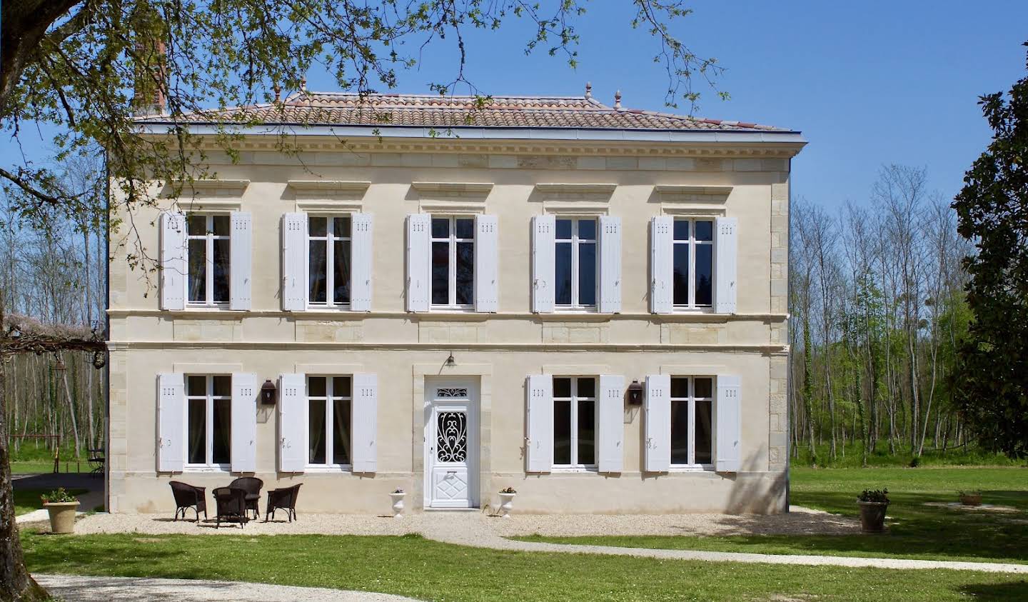 Propriété avec piscine et jardin Gironde