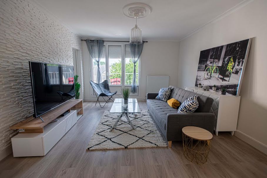 Location meublée appartement 4 pièces 74 m² à Le Mans (72000), 410 €