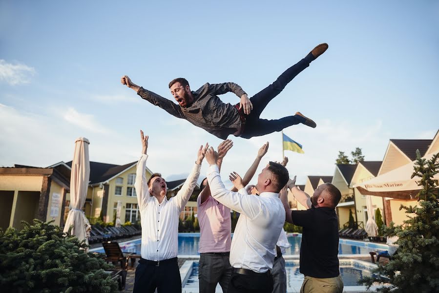 Fotógrafo de casamento Danil Dyakiv (danildiakiv). Foto de 10 de julho 2021