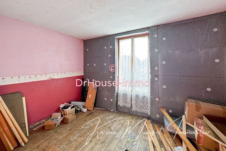 Vente maison 5 pièces 135 m² à Provins (77160), 125 000 €