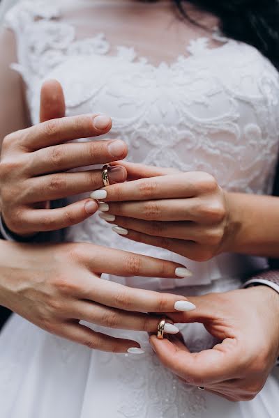 Fotógrafo de casamento Alena Kravcova (kravtsovahelena). Foto de 8 de dezembro 2019