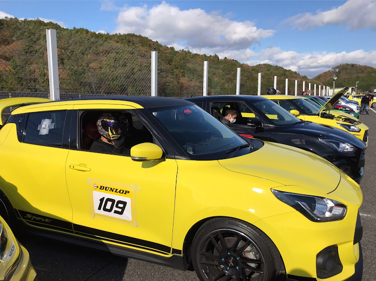 スイフトスポーツの人生初の・セントラルサーキット・兵庫スズキSWIFTスポーツサーキットミーティング・奈良スズキ・兵庫スズキに関するカスタム事例の投稿画像1枚目