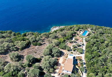 Villa with garden and terrace 2