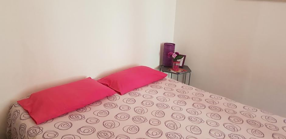 Location meublée appartement 1 pièce 30 m² à Pezenas (34120), 580 €