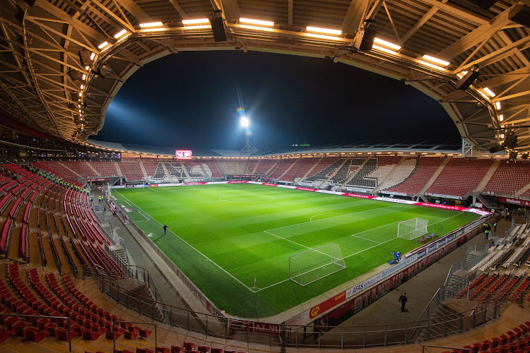 📷 Stupeur aux Pays-Bas : le stade de l'AZ Alkmaar ravagé par une tempête