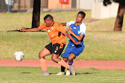 Nomathamsanqa Sikweza of UJ  fight for the ball with Amanda Mkhize of Durban  during the Hollywoodbets Super League match between University of Johannesburg FC and Durban Ladies FC at UJ Stadium  in Soweto.Veli Nhlapo