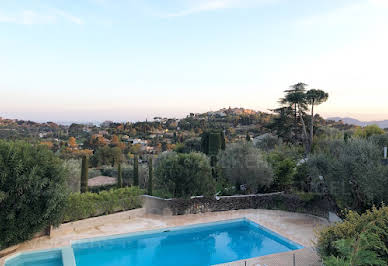 Villa avec piscine et terrasse 3