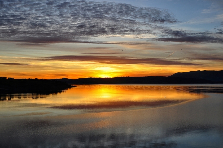 Sunset on Coghinas Lake di Agnes