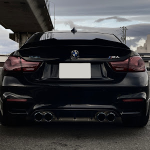 M4 クーペ F82