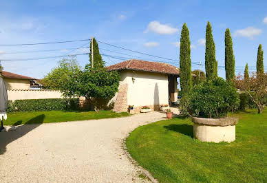 House with terrace 3