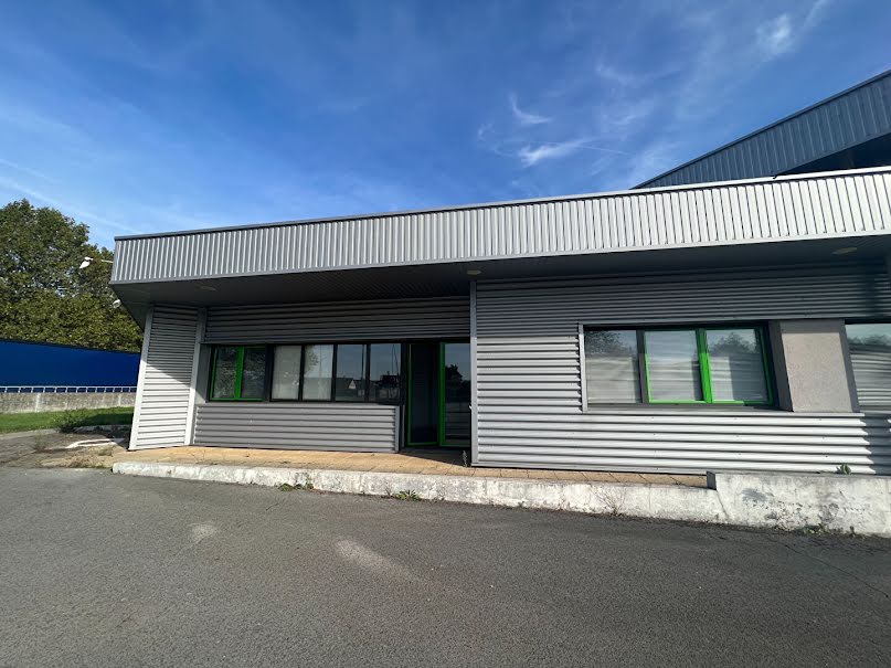 Location  locaux professionnels 2 pièces 55 m² à Vaivre-et-Montoille (70000), 700 €