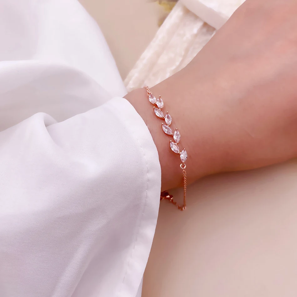 Bracelet Feuille de Zirconium de Luxe au Design Spécial – L'Accessoire Parfait pour Rehausser Votre Élégance et Votre Style Unique