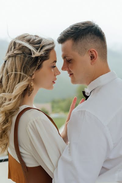 結婚式の写真家Olga Savina (savinaolga)。5月1日の写真